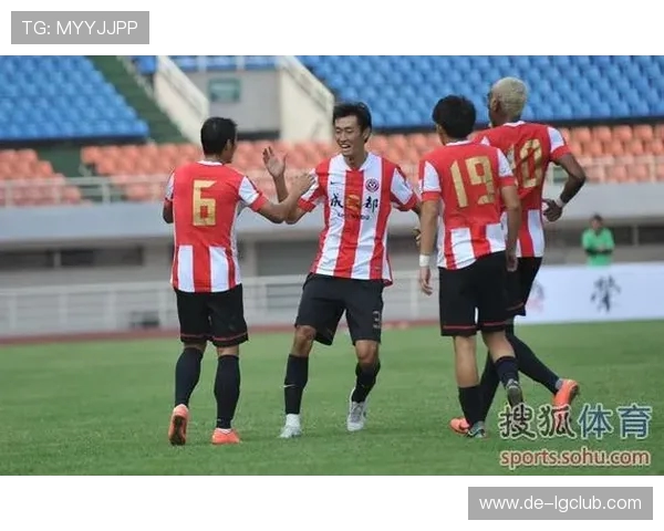 王锴足球生涯背后支持者揭秘 他的妻子是谁引发热议 王锴足球生涯背后支持者揭秘 他的妻子是谁引发热议